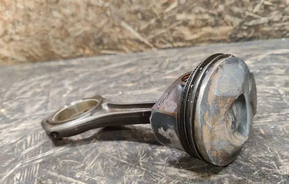 Land Rover Discovery 5 Piston with connecting rod EX53BAV16