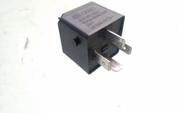 Volkswagen PASSAT B7 Other relay 4H0951253A 645
