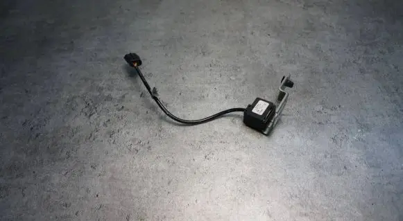 Infiniti FX Front air suspension height level sensor 002455000086