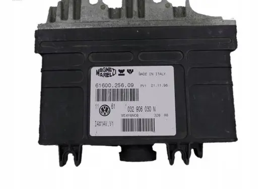 Volkswagen Golf III Engine control unit/module 032906030N