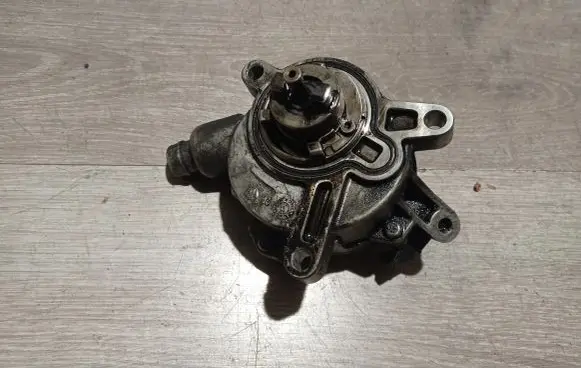 Volvo XC90 Vacuum pump 30731825