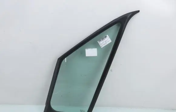 Mercedes-Benz Sprinter W906 Front triangle window/glass 