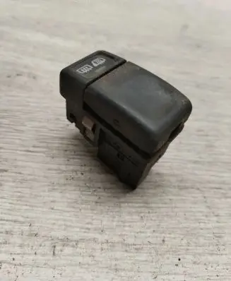 Volvo 850 Windscreen/window heater switch 9128263