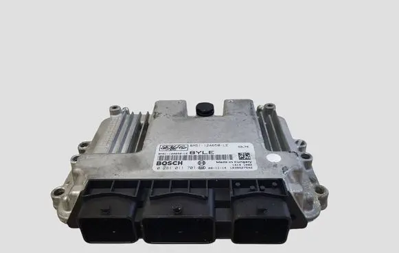 Ford Focus Engine control unit/module 8M5112A650LE 0281011701