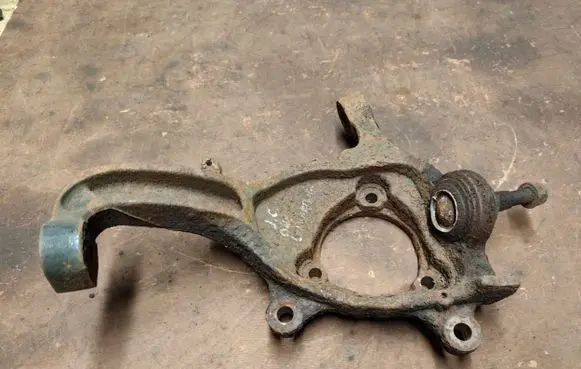 Jeep Cherokee III KJ Front wheel hub spindle knuckle
