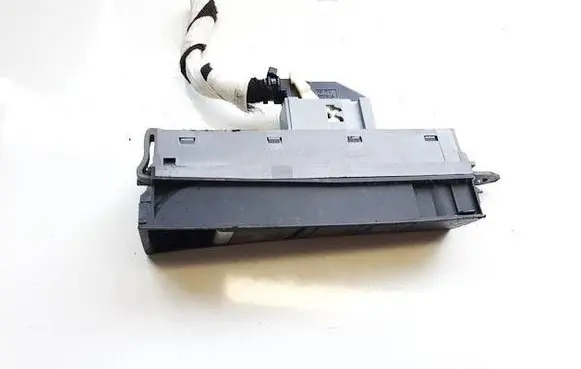 Volkswagen PASSAT B7 Hand parking brake switch 3AB927137