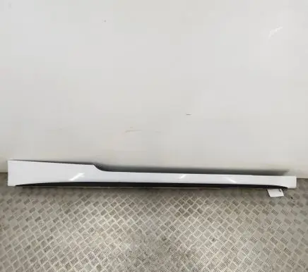 Audi A5 Sill 8W8853860A 8W7853860A