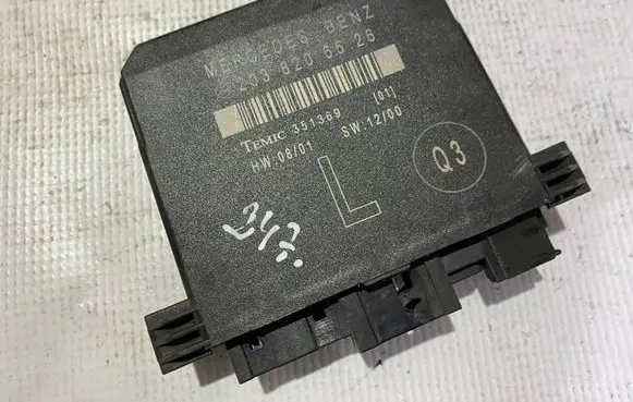 Mercedes-Benz C W203 Door control unit/module a2038206526 2038206526