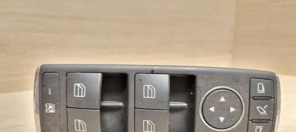Mercedes-Benz C W204 Electric window control switch A2048703558