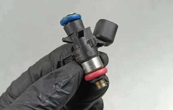 Jeep Grand Cherokee WL Fuel injector 05281427AA