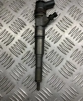 BMW 3 E90 E91 Fuel injector 7794435