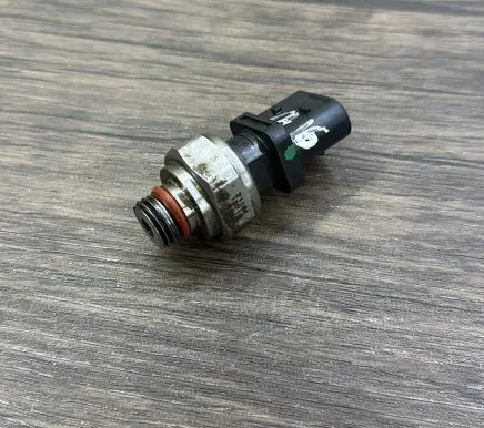 Jeep Grand Cherokee Oil pressure sensor 