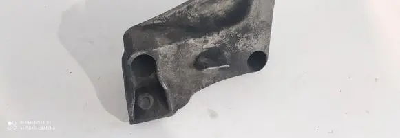 BMW 5 E39 Engine mounting bracket 6750441