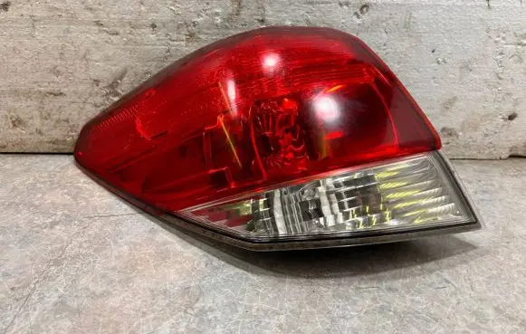 Subaru Legacy Rear/tail lights 22020067