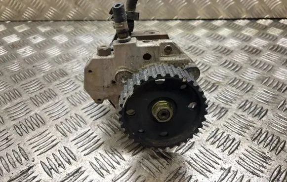 Opel Astra H Fuel injection high pressure pump 897327924