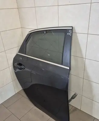 KIA Ceed Rear door