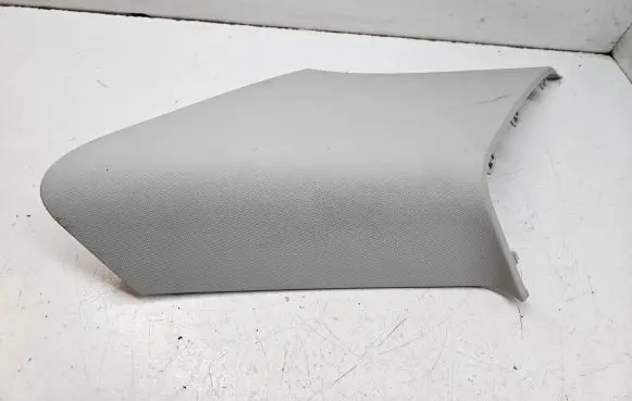(D)pillar trim (top)