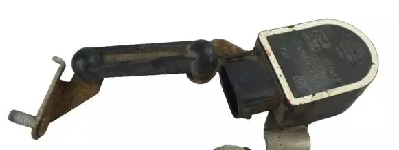 Headlight/headlamp level sensor