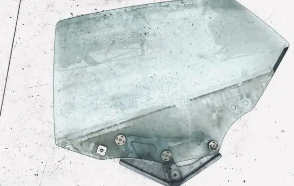 Mazda 323 Rear door window glass