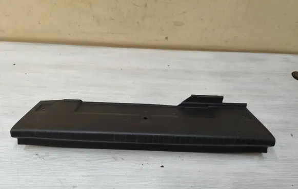 Trunk/boot sill cover protection
