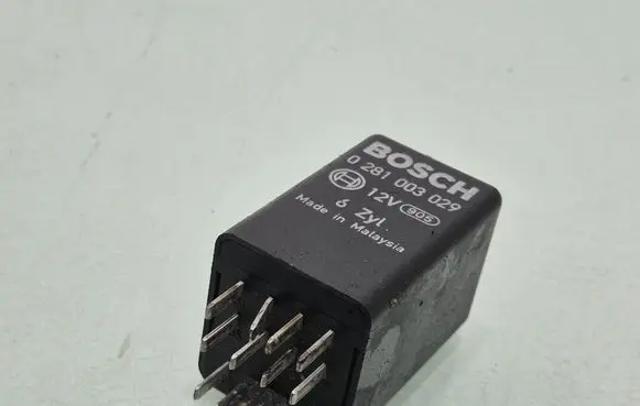 Audi A6 S6 C6 4F Glow plug pre-heat relay 4E0907282A