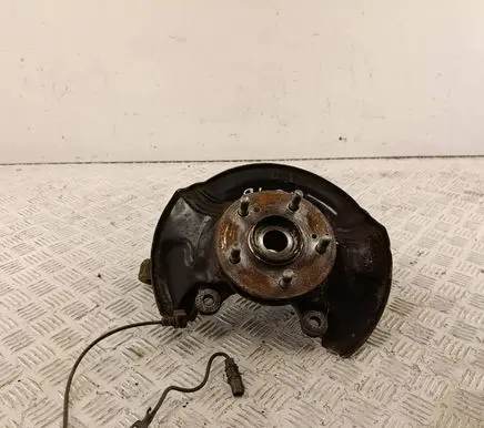 Honda CR-V Front wheel hub spindle knuckle 