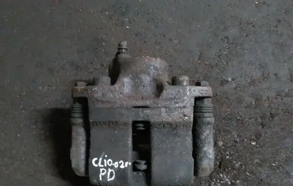 Renault Clio II Front brake caliper
