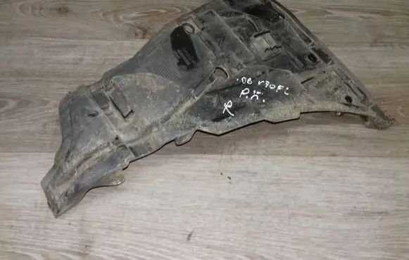 Volvo V70 Front bumper mounting bracket 08693181