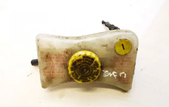 Brake fluid reservoir