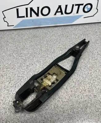 BMW 3 E46 Front door exterior handle/bracket 8216121