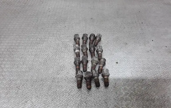 Opel Corsa D Nuts/bolts 