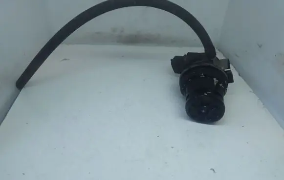 Mazda CX-7 Windscreen/windshield washer pump 8603102451