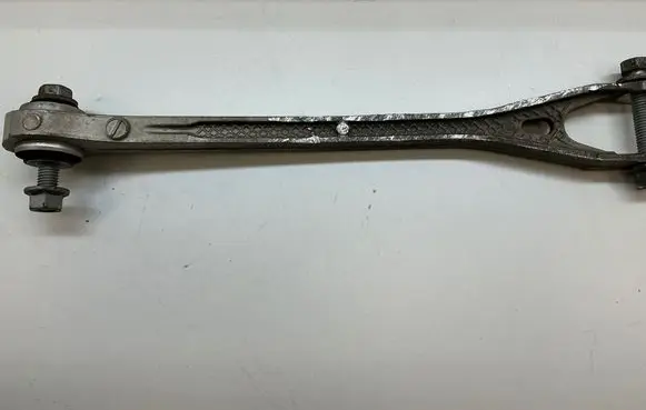 Dodge Challenger Rear control arm 68210633AA