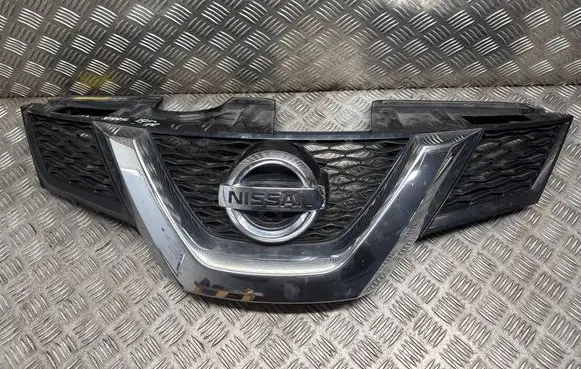 Nissan X-Trail T32 Front bumper upper radiator grill 623104CE0A 623104CE0B