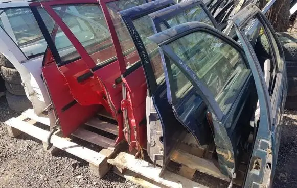 Peugeot 405 Front door