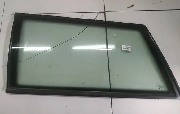 Volkswagen PASSAT B5 Rear side window AS2