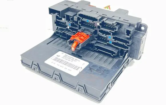 Mercedes-Benz CLK A209 C209 Fuse module 2095452801 5DK00848514