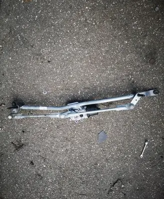 Mini Cooper Countryman F60 Front wiper linkage and motor 20668 201809