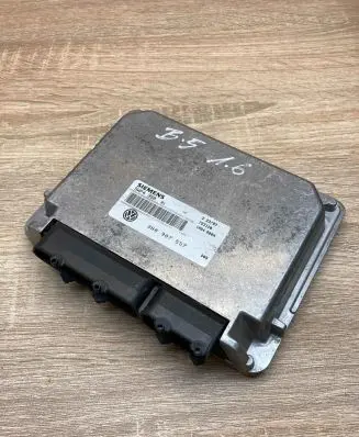 Volkswagen PASSAT B5 Engine control unit/module ECU 3B0907557 5WP4350
