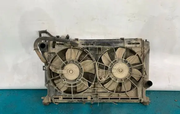 Toyota Corolla Verso AR10 Fan set DT4227502520