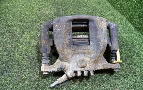 Renault Trafic III (X82) Front brake caliper