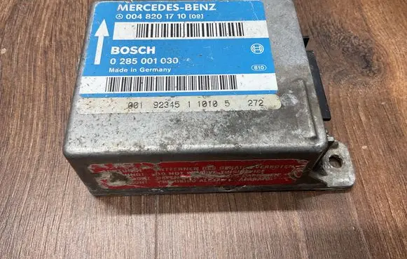 Mercedes-Benz E W124 Airbag control unit/module 0048201710 0285001030