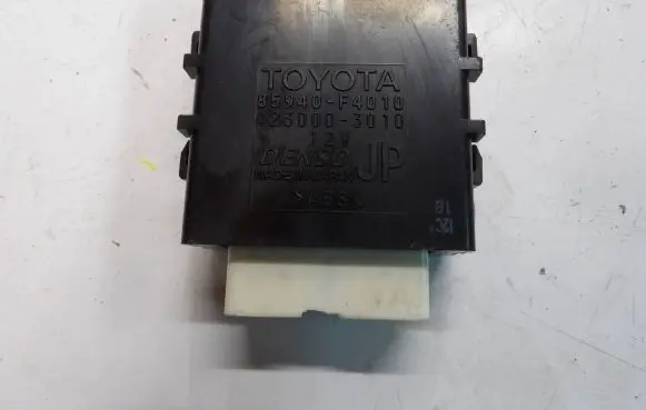 Toyota C-HR I Window wiper relay 85940F4010 4230003010