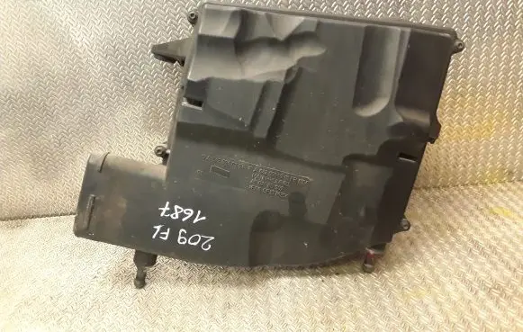 Mercedes-Benz CLK A209 C209 Air filter box 6420940304 A6420940304