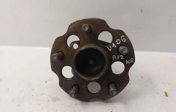 Toyota Verso Rear wheel hub 424500F020