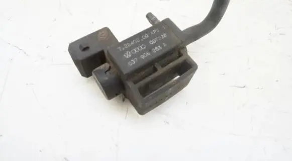 Skoda Octavia Mk1 (1U) Valve vacuum 037906283A