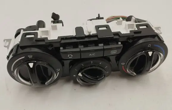 Peugeot 2008 I Climate control unit 9819611577 177304B
