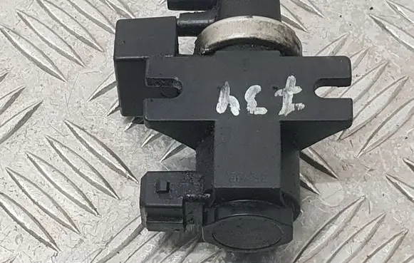 BMW 5 E60 E61 Turbo solenoid valve 72279600 2347906