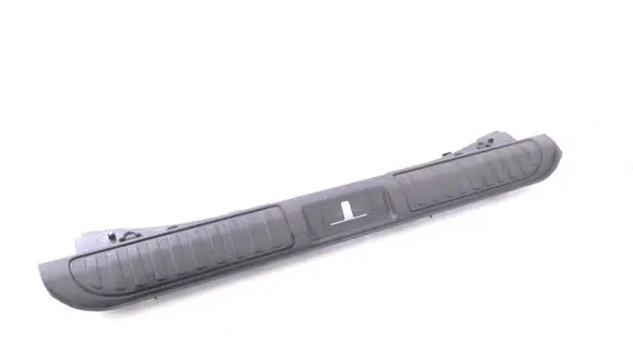 Trunk/boot sill cover protection