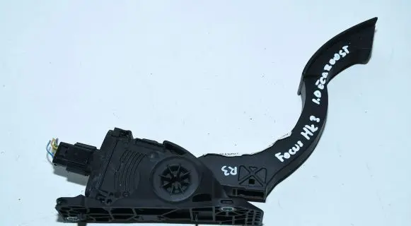 Ford Focus Accelerator throttle pedal BV61-9F836-AB